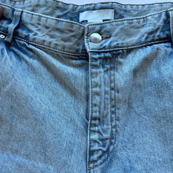 H&M Women's Size 10 Tapered Leg Denim Jeans Light Wash High Rise - Picture 4 of 12